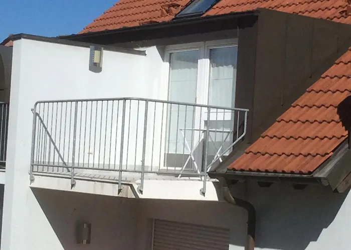 Mit Sonnigem Balkon