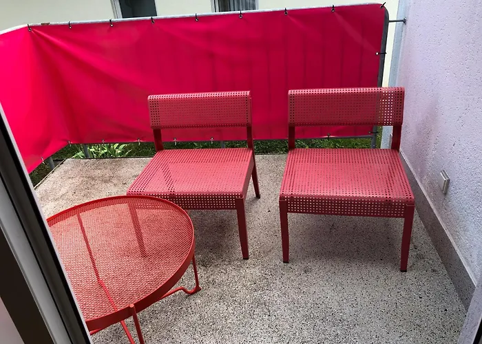 Mit Sonnigem Balkon Apartament
